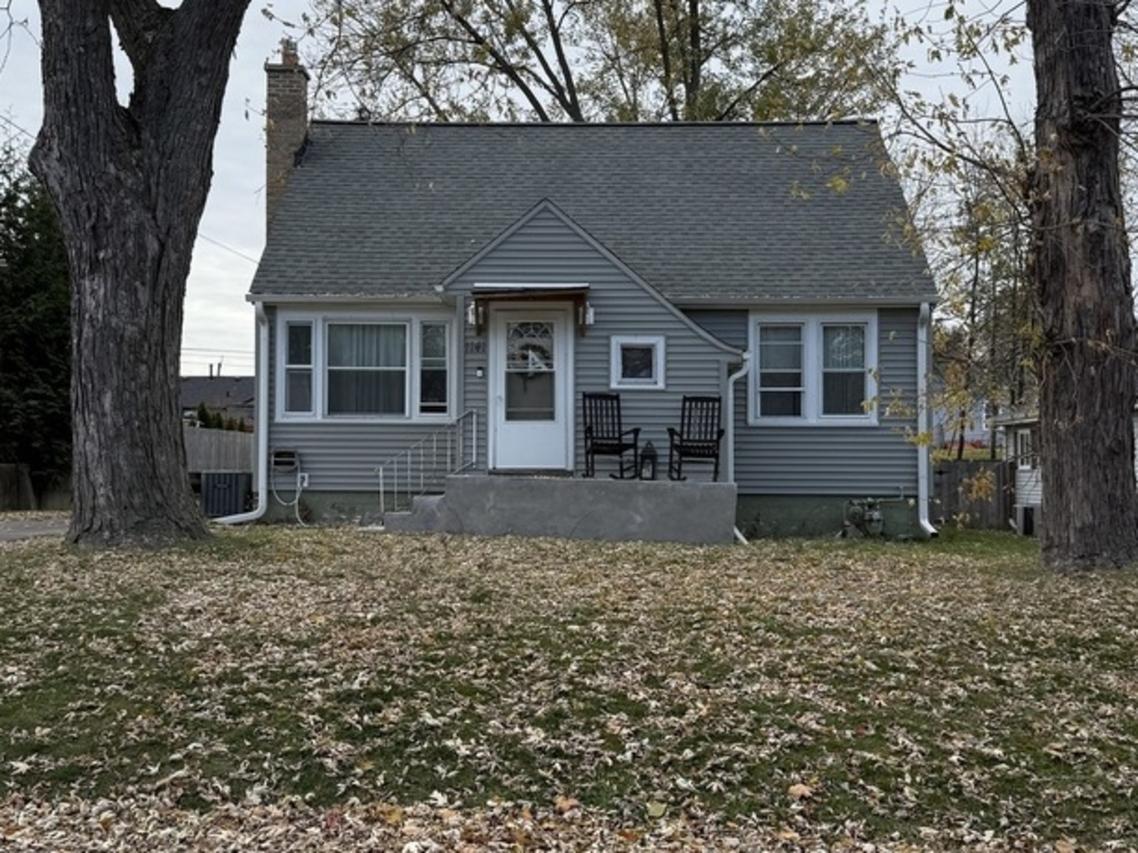 1141 Homer Ave., Aurora, IL 60505