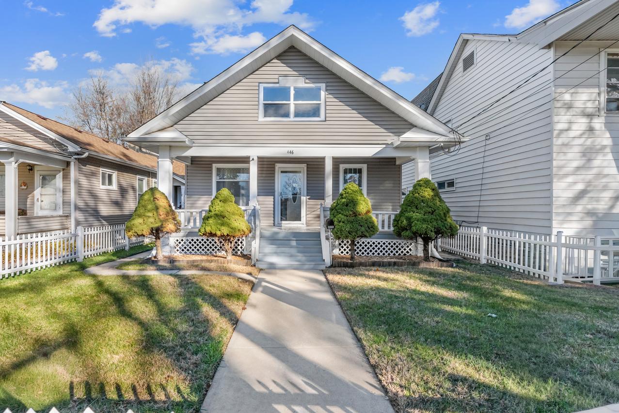 446 Seminary Ave., Aurora, IL 60505