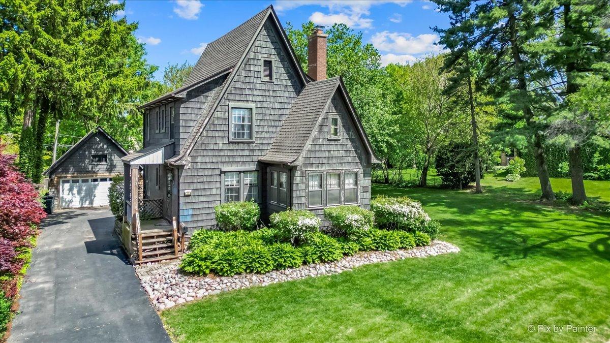 335 Arlington Rd., Itasca, IL 60143