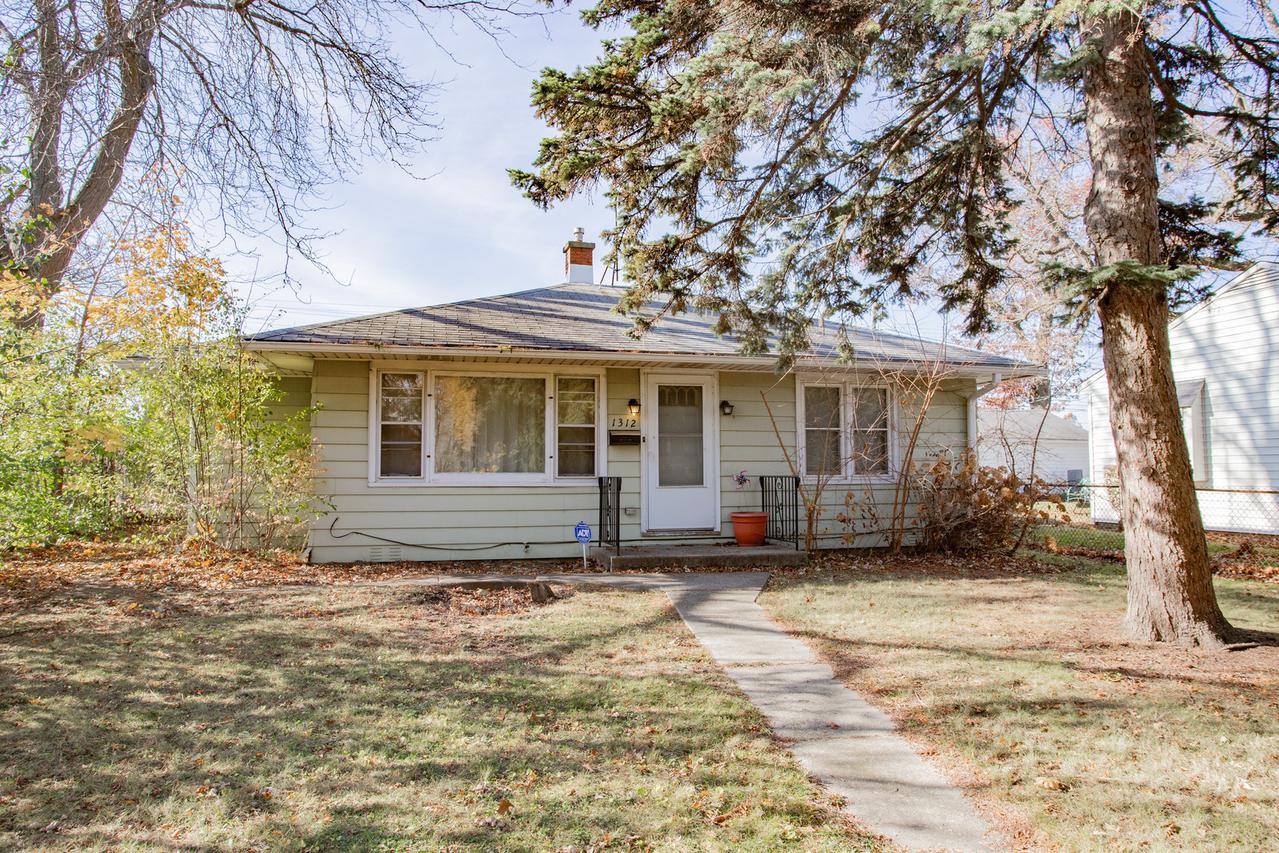 1312 N Linden Ave., Waukegan, IL 60085