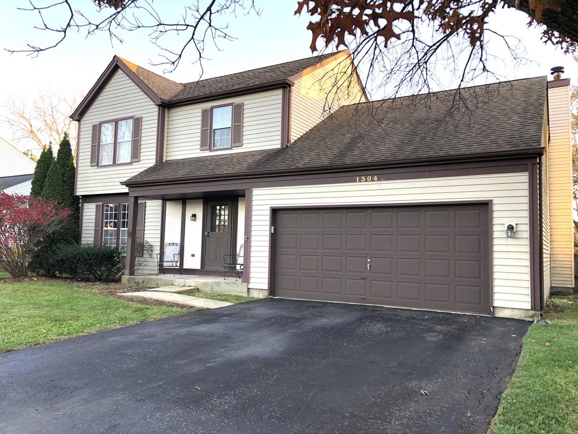 1304 Yorkshire Ln., Carol Stream, IL 60188