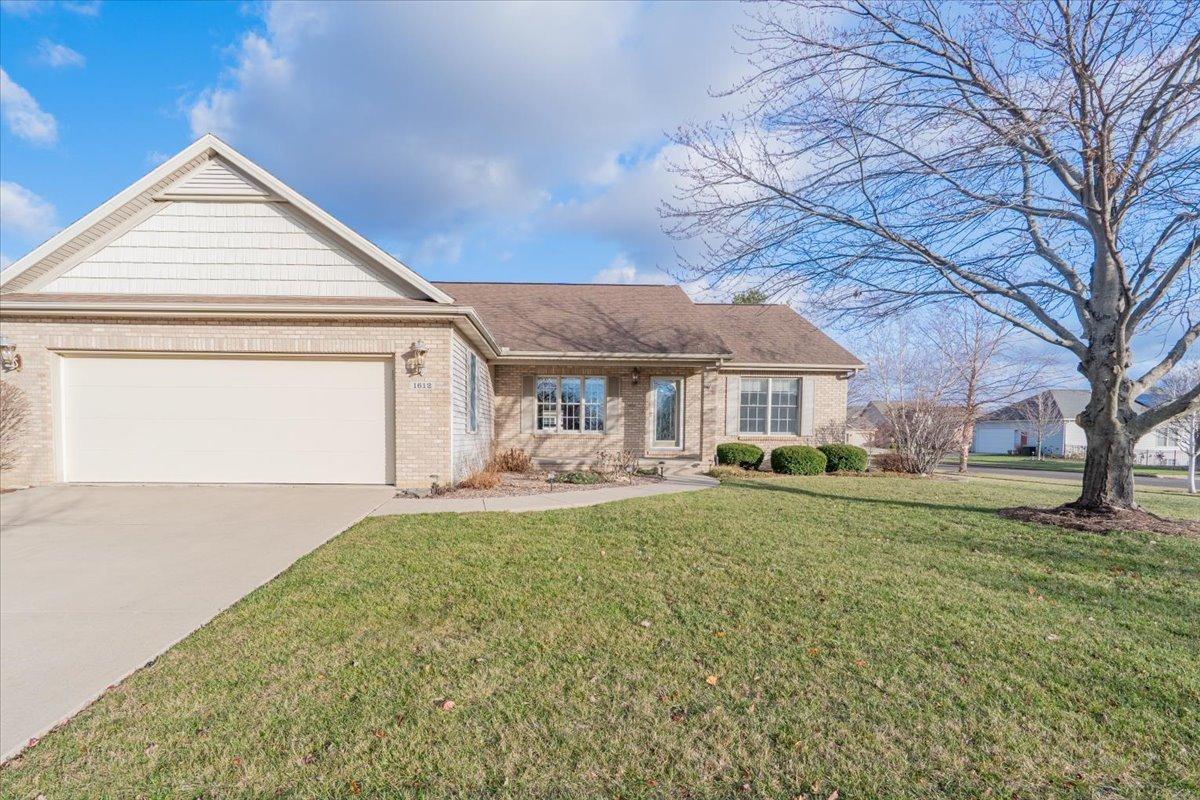 1612 Myra Ln., Bloomington, IL 61704