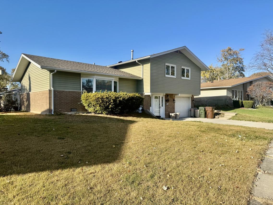 5700 La Palm Dr., Oak Forest, IL 60452