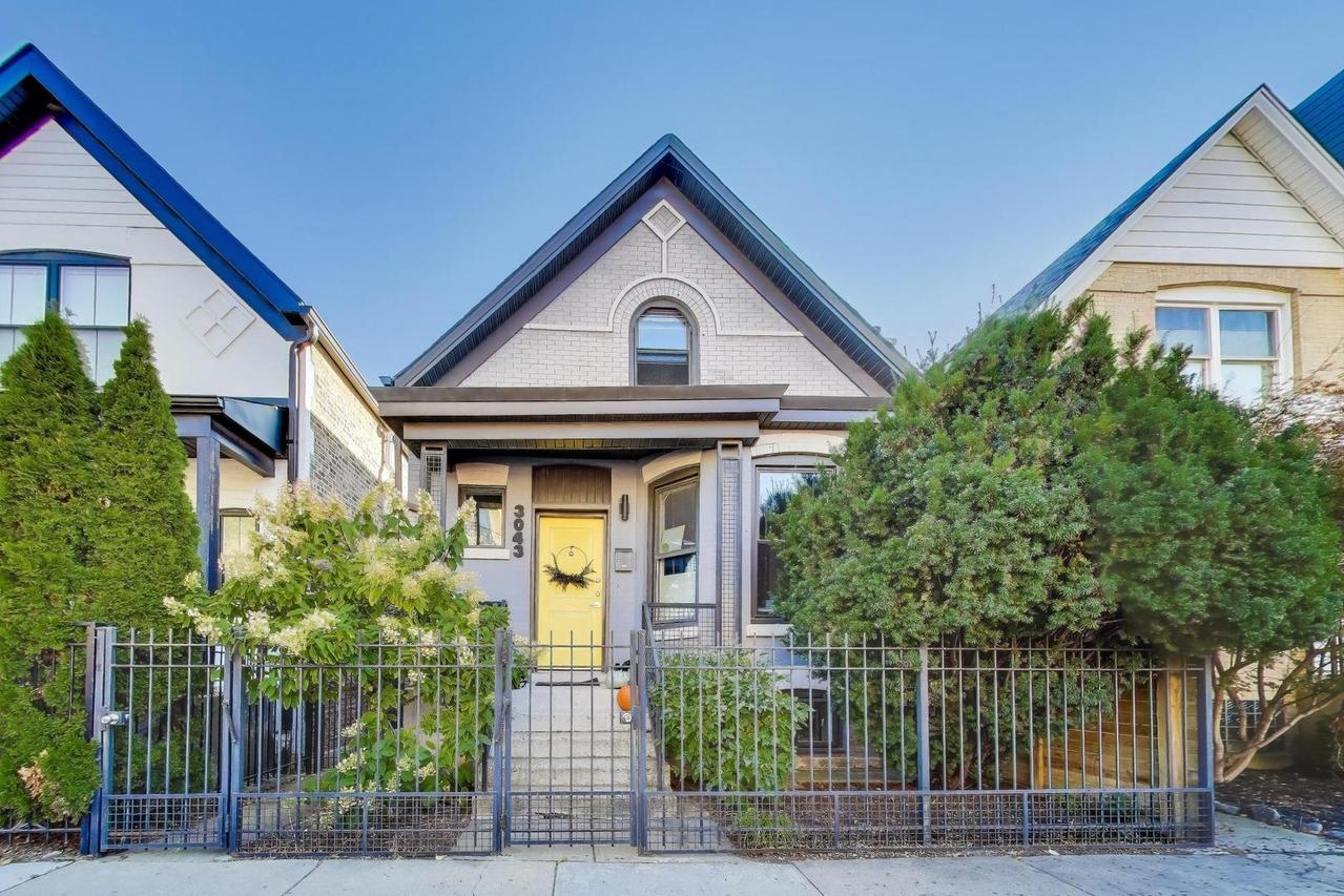 3043 W Diversey Ave., Chicago, IL 60647