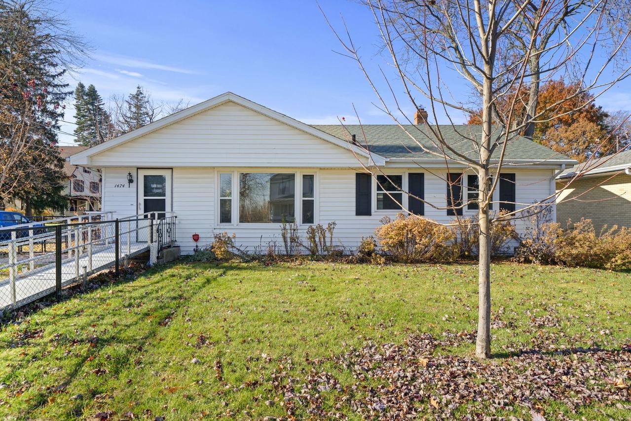 1474 S Carroll Ave., Freeport, IL 61032