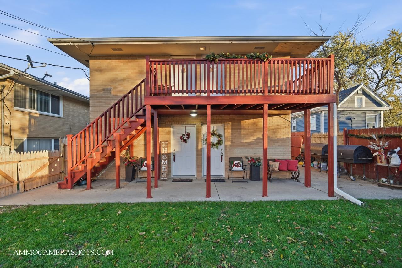 909 Bishop Ave., Aurora, IL 60506