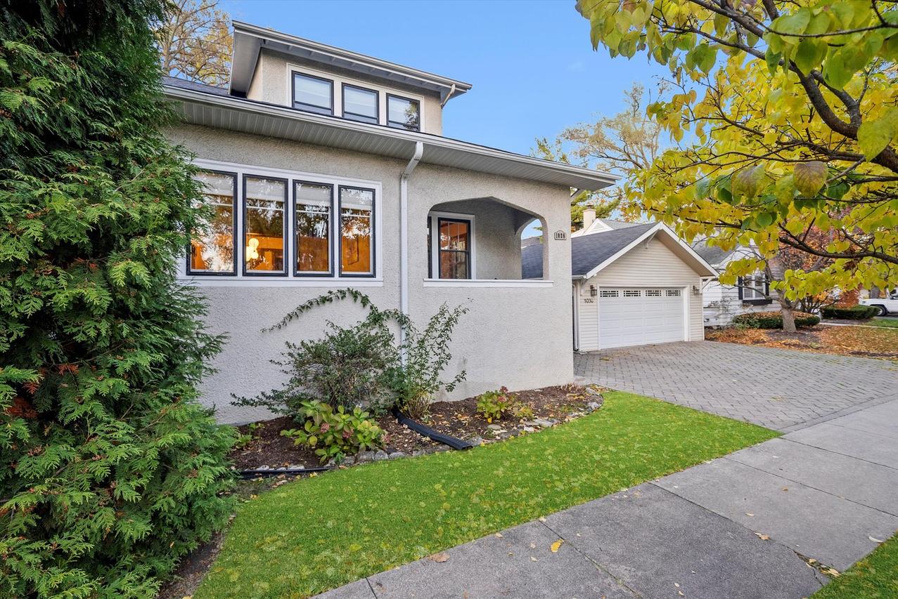 1038 Division St., Oak Park, IL 60302