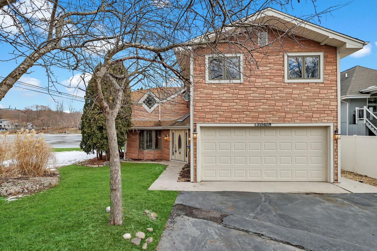 6N263 River Dr., St. Charles, IL 60174