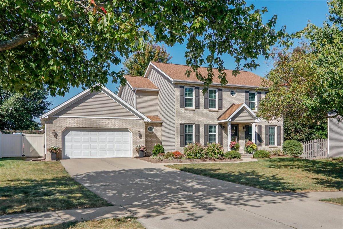1505 Paddington Dr., Bloomington, IL 61704