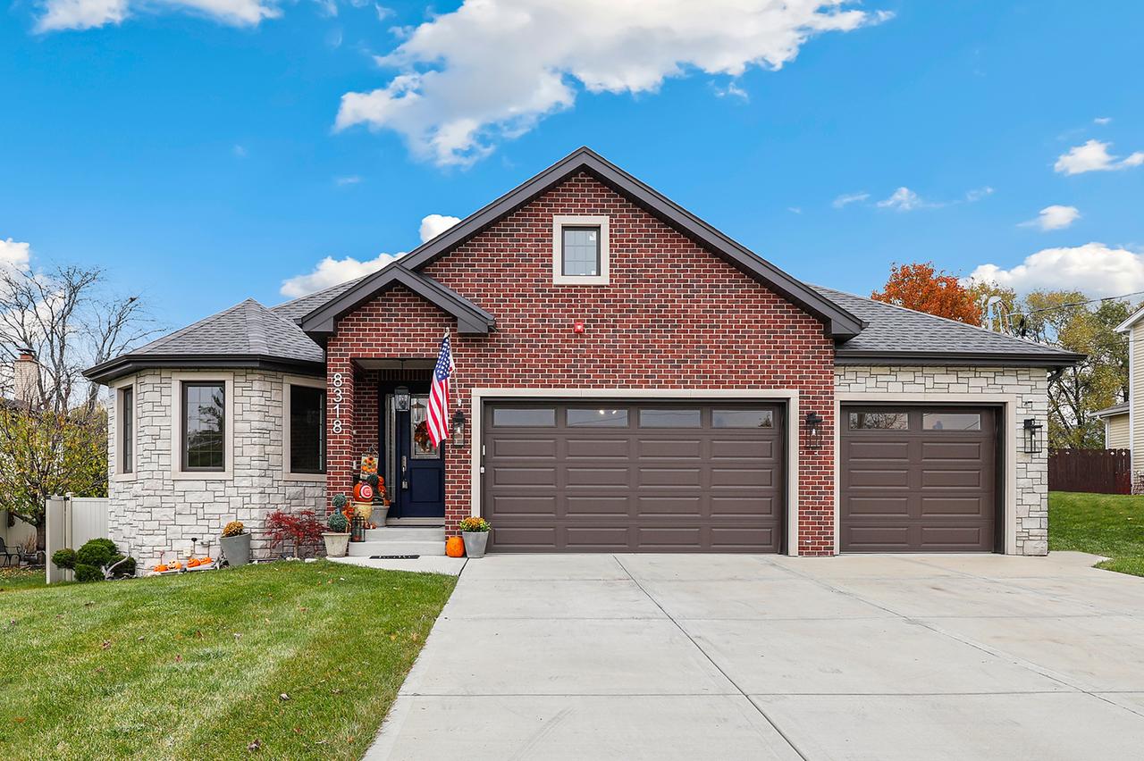 8318 W 91st St., Hickory Hills, IL 60457