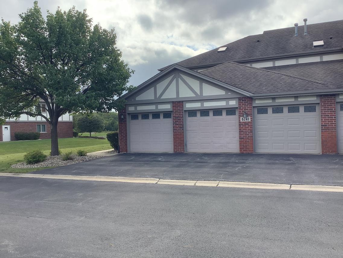 6241 Misty Pines Dr. #1, Tinley Park, IL 60477