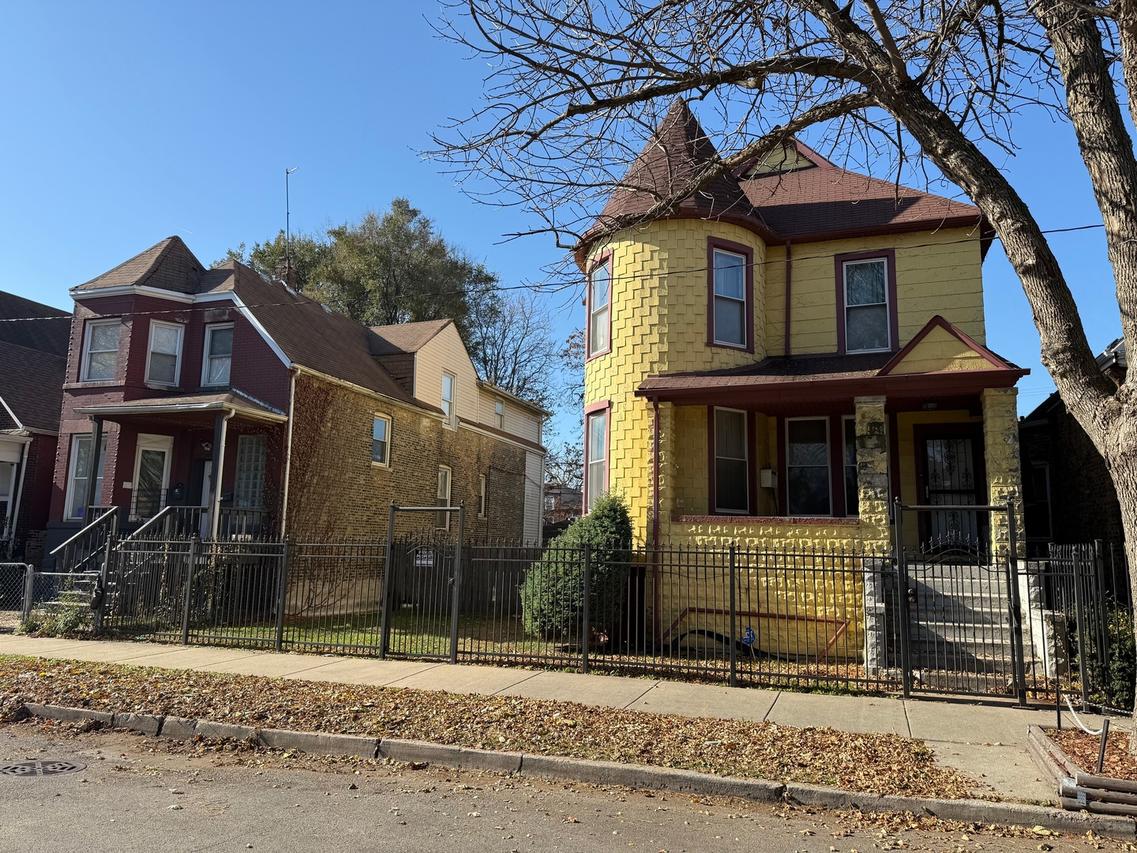 7428 S Maryland St., Chicago, IL 60619