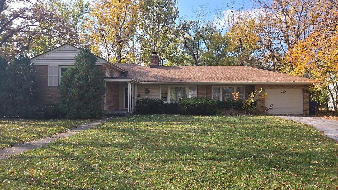 710 Bruce Ave., Flossmoor, IL 60422