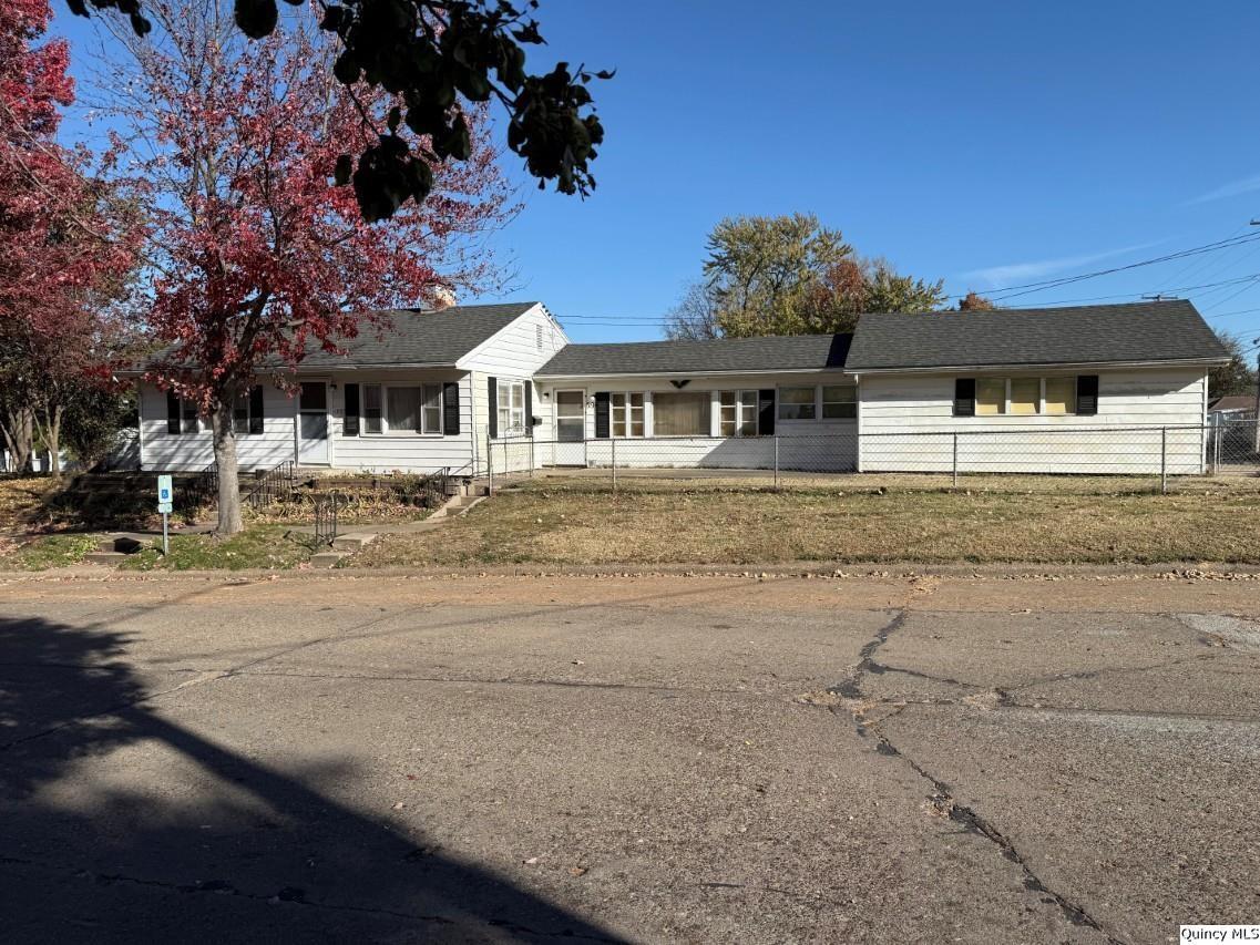 1005 S 5th St., Quincy, IL 62301