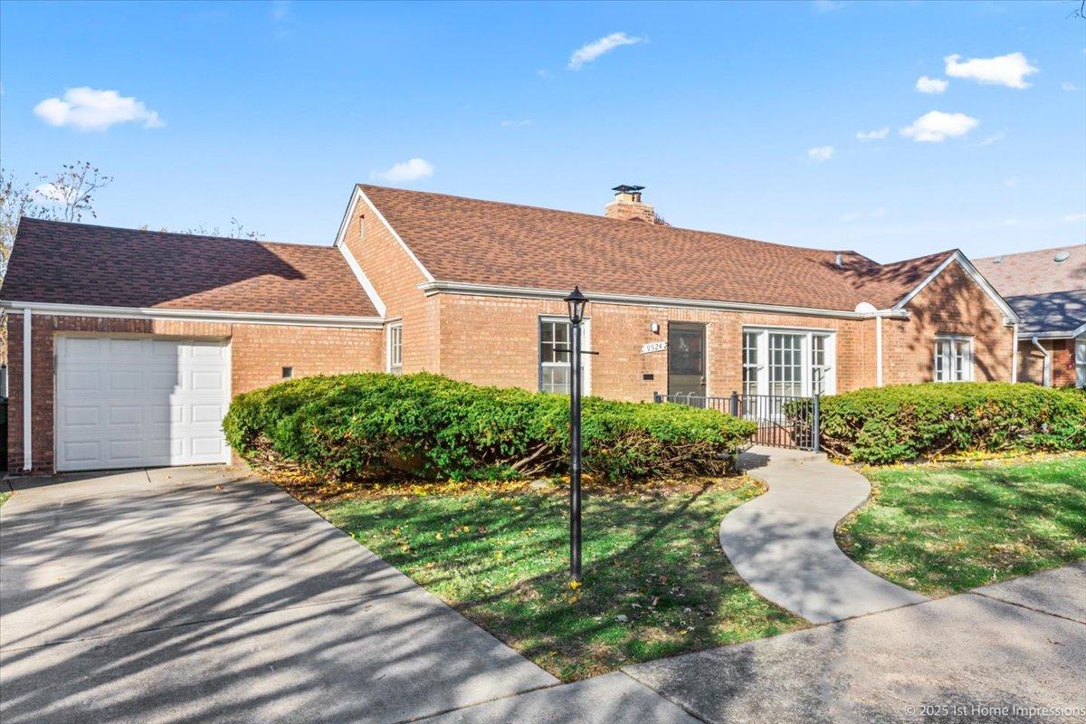 9524 S Francisco Ave., Evergreen Park, IL 60805