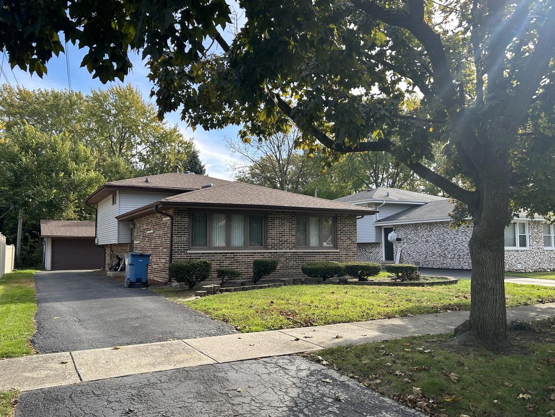 14137 Kilpatrick Ave., Crestwood, IL 60418