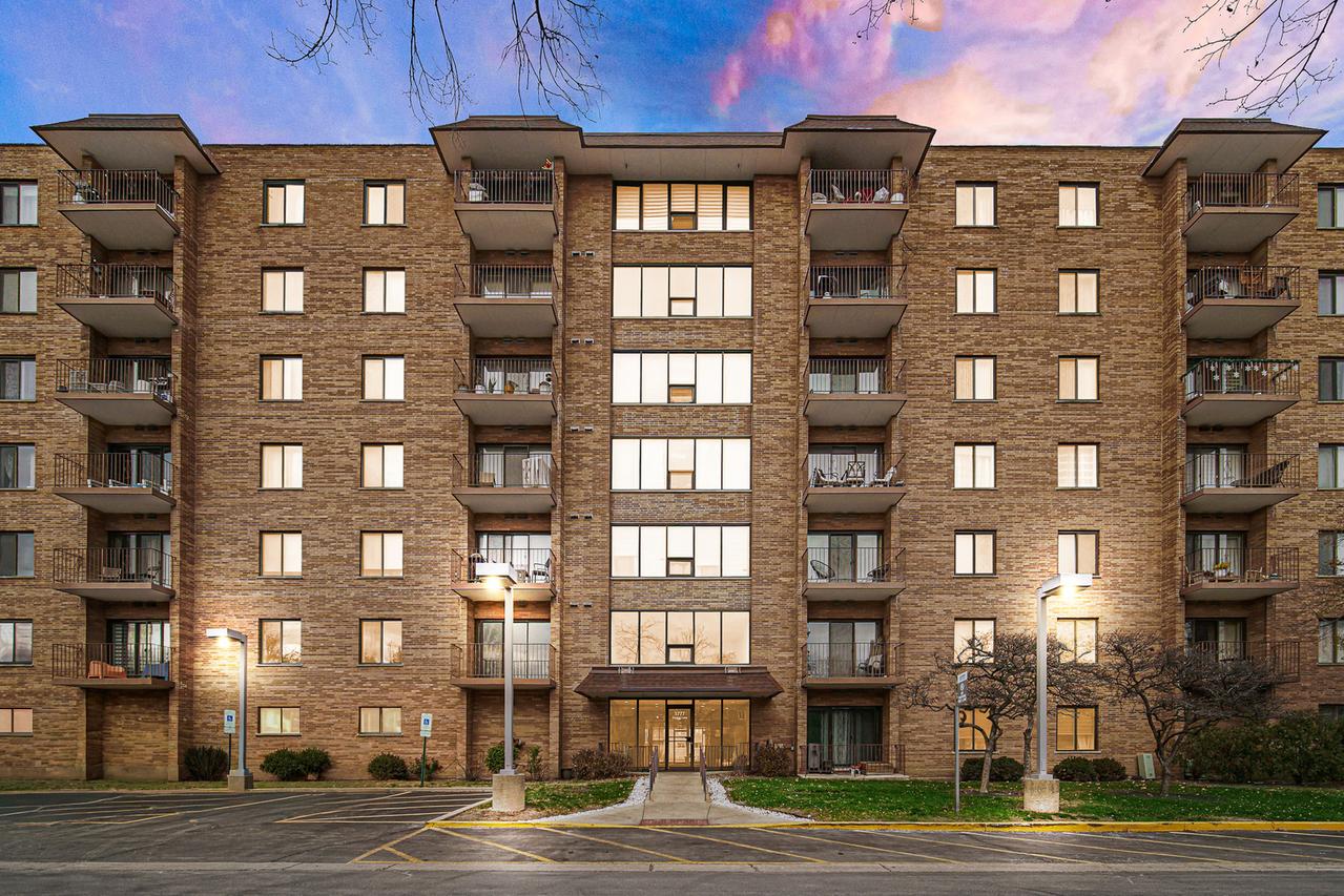 [Address Hidden by Seller], Mount Prospect, IL 60056