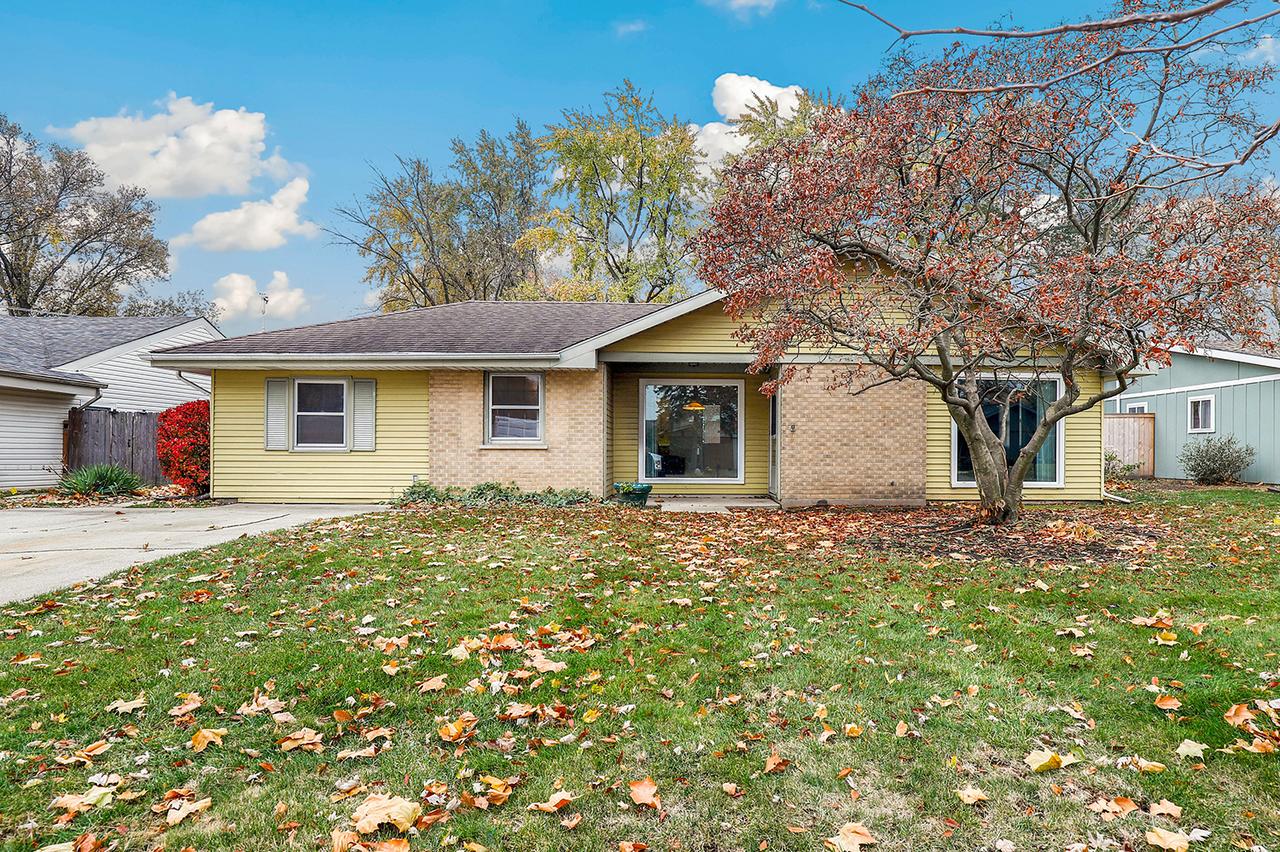 1409 Sequoia Ln., Darien, IL 60561