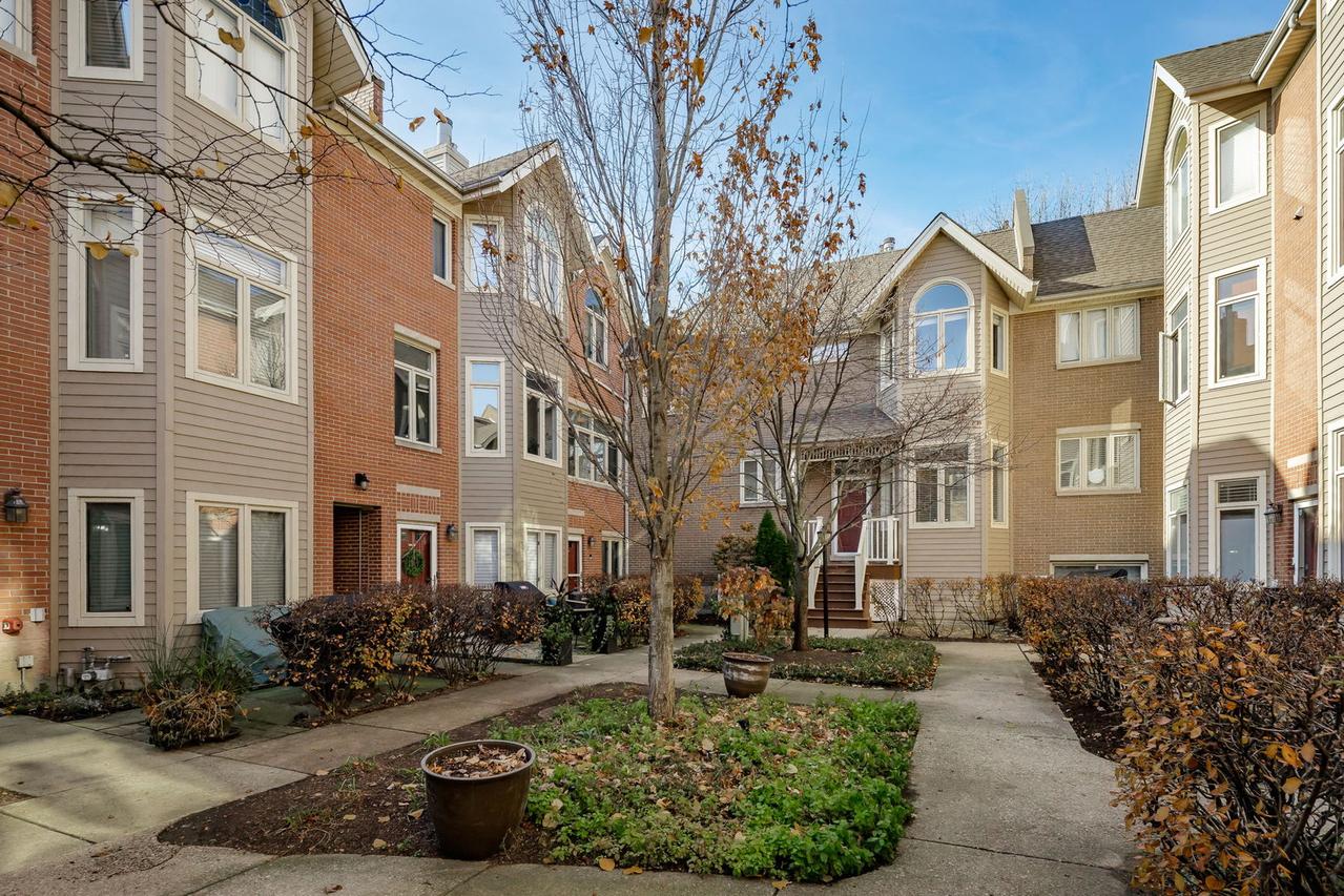 1251 W Fletcher St. #J, Chicago, IL 60657