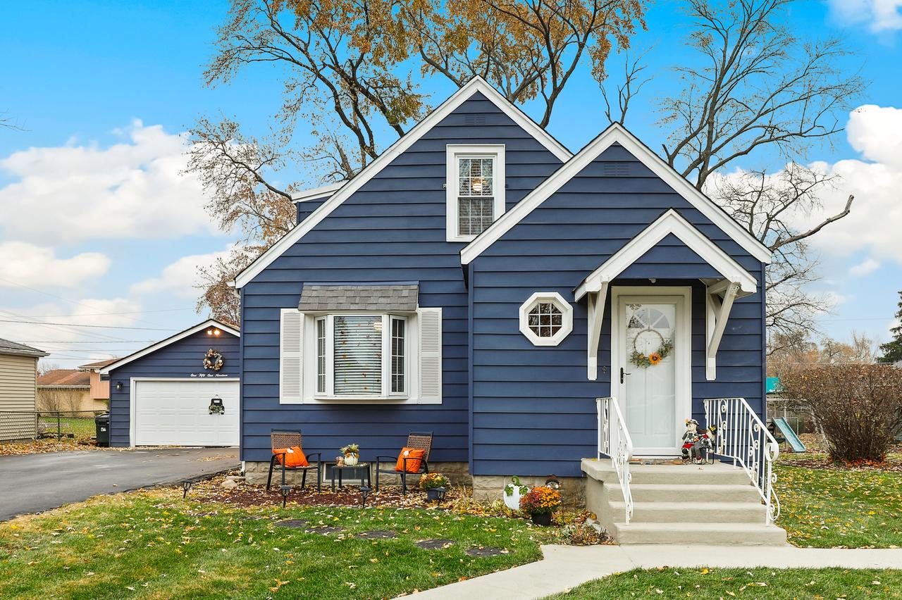 15119 Laporte Ave., Oak Forest, IL 60452