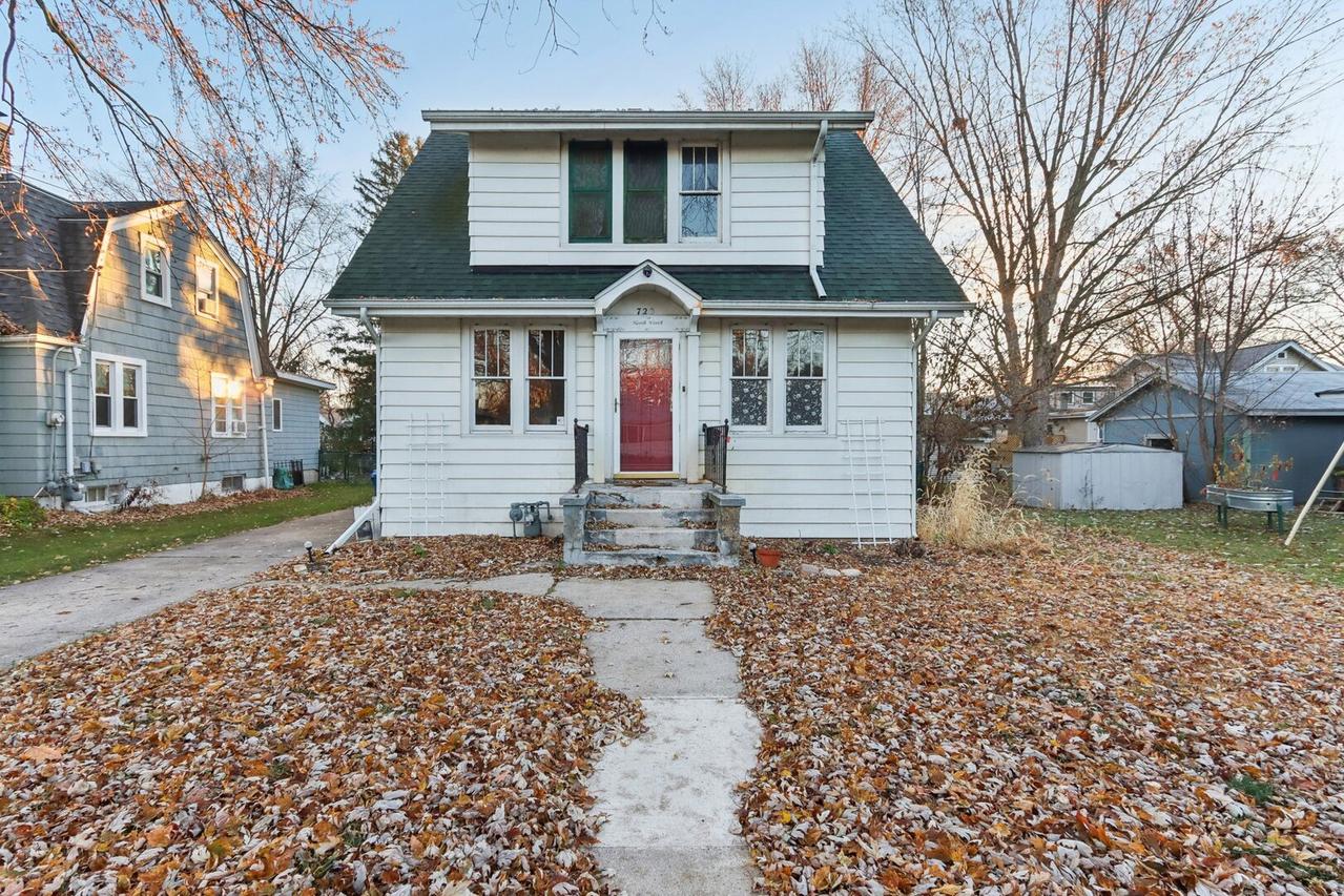 720 N 9th St., Dekalb, IL 60115