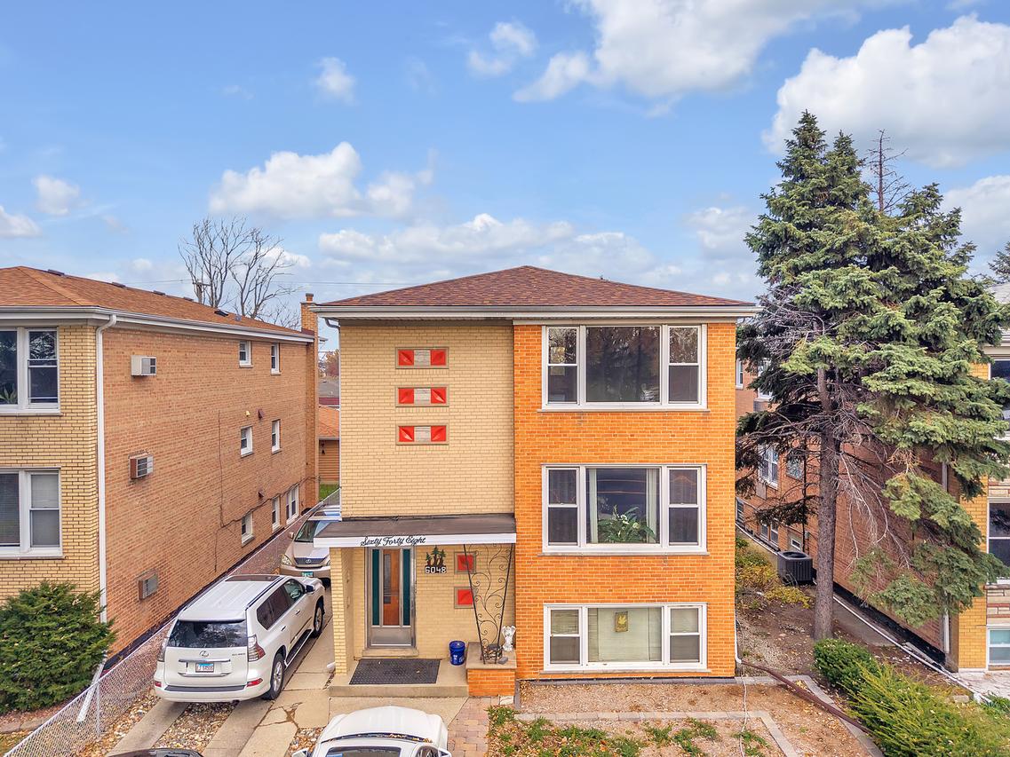 6048 W 79th St., Burbank, IL 60459