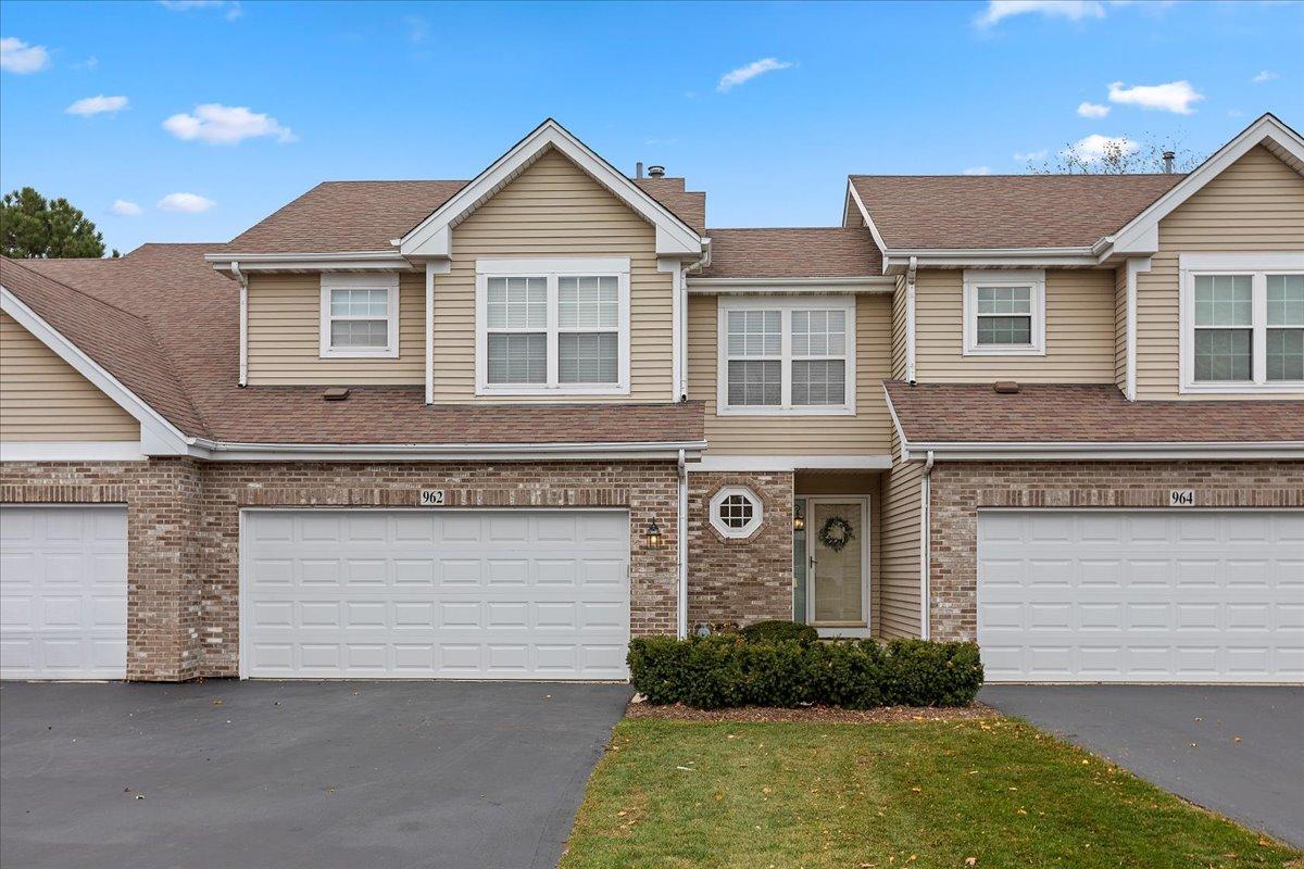 962 Willow St., Itasca, IL 60143