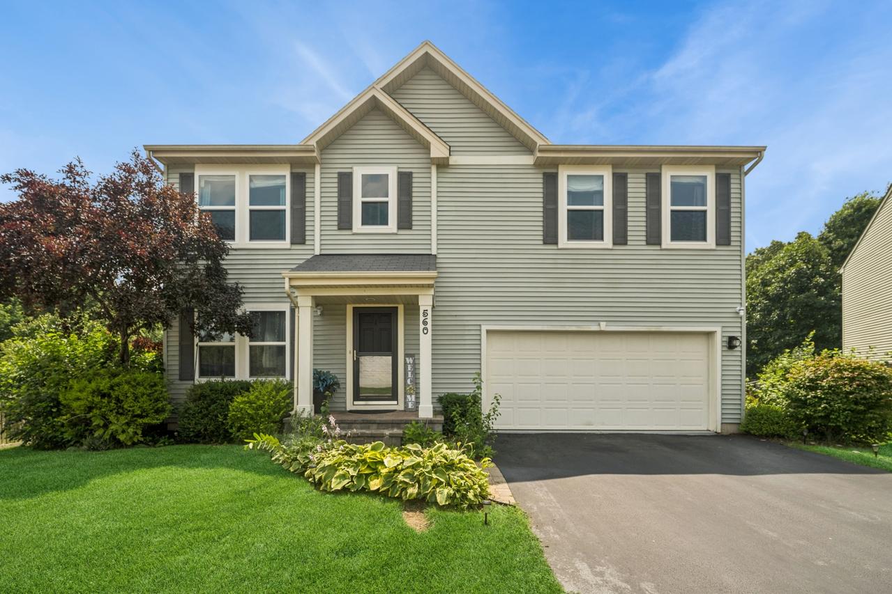 560 Canterbury Ln., Pingree Grove, IL 60140