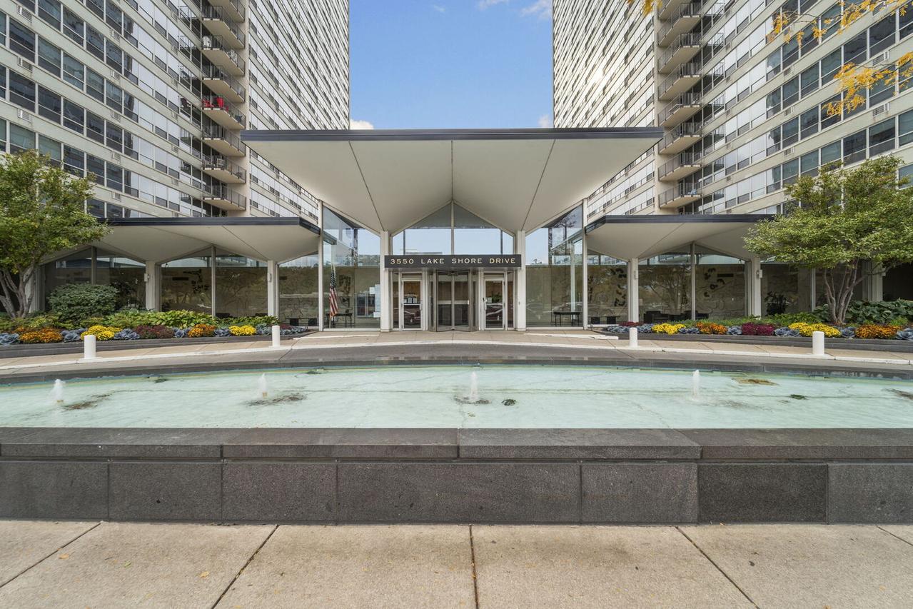 3550 N Lake Shore Dr. #908, Chicago, IL 60657