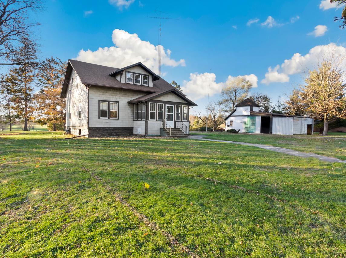 1737 N Brinton Ave., Dixon, IL 61021