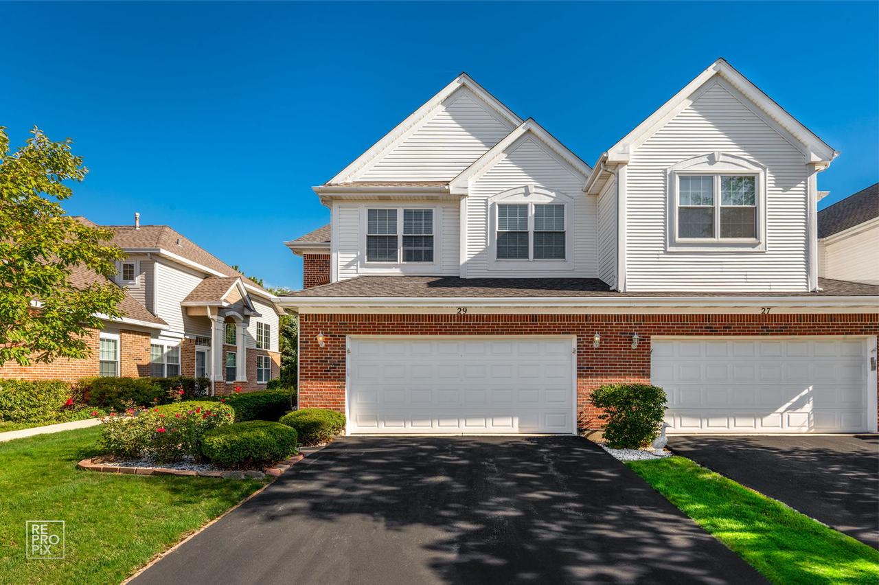 29 Bay Dr., Itasca, IL 60143