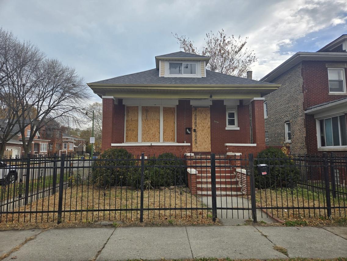 7135 S Woodlawn Ave., Chicago, IL 60619
