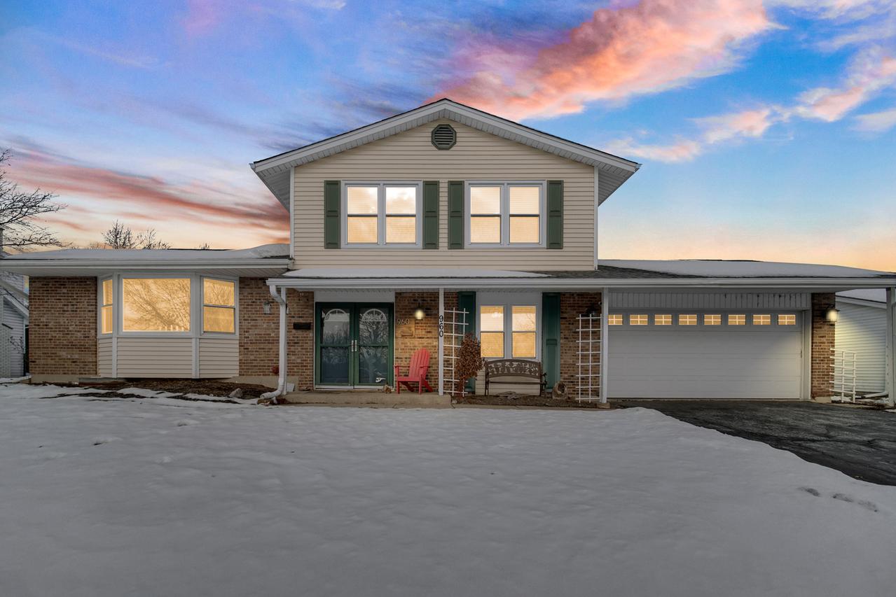 960 Norman Dr., Hoffman Estates, IL 60192
