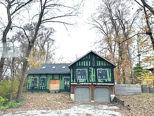 911 Glenbard Rd., Glen Ellyn, IL 60137