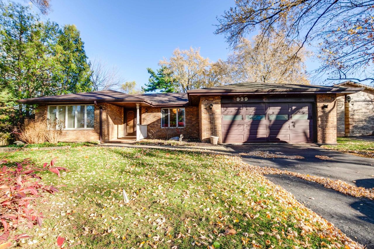 939 Ridgeland Ave., Mundelein, IL 60060