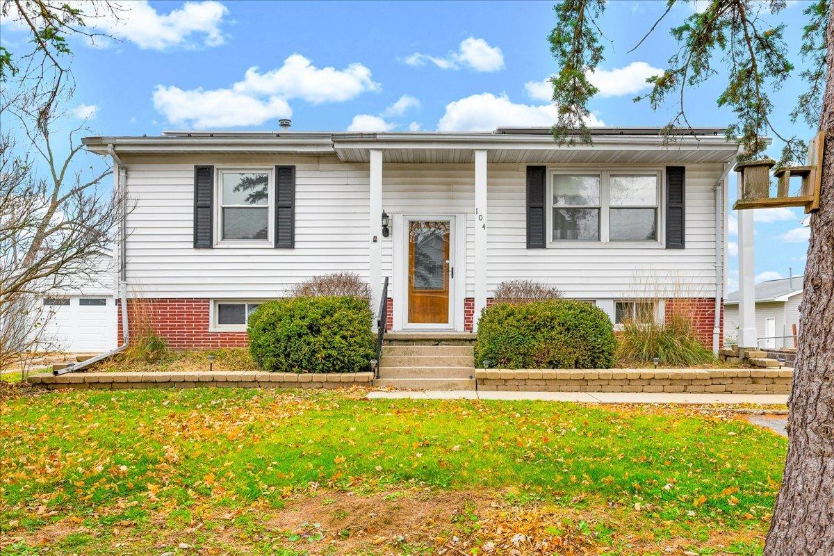 104 E Douglas St., Carlock, IL 61725