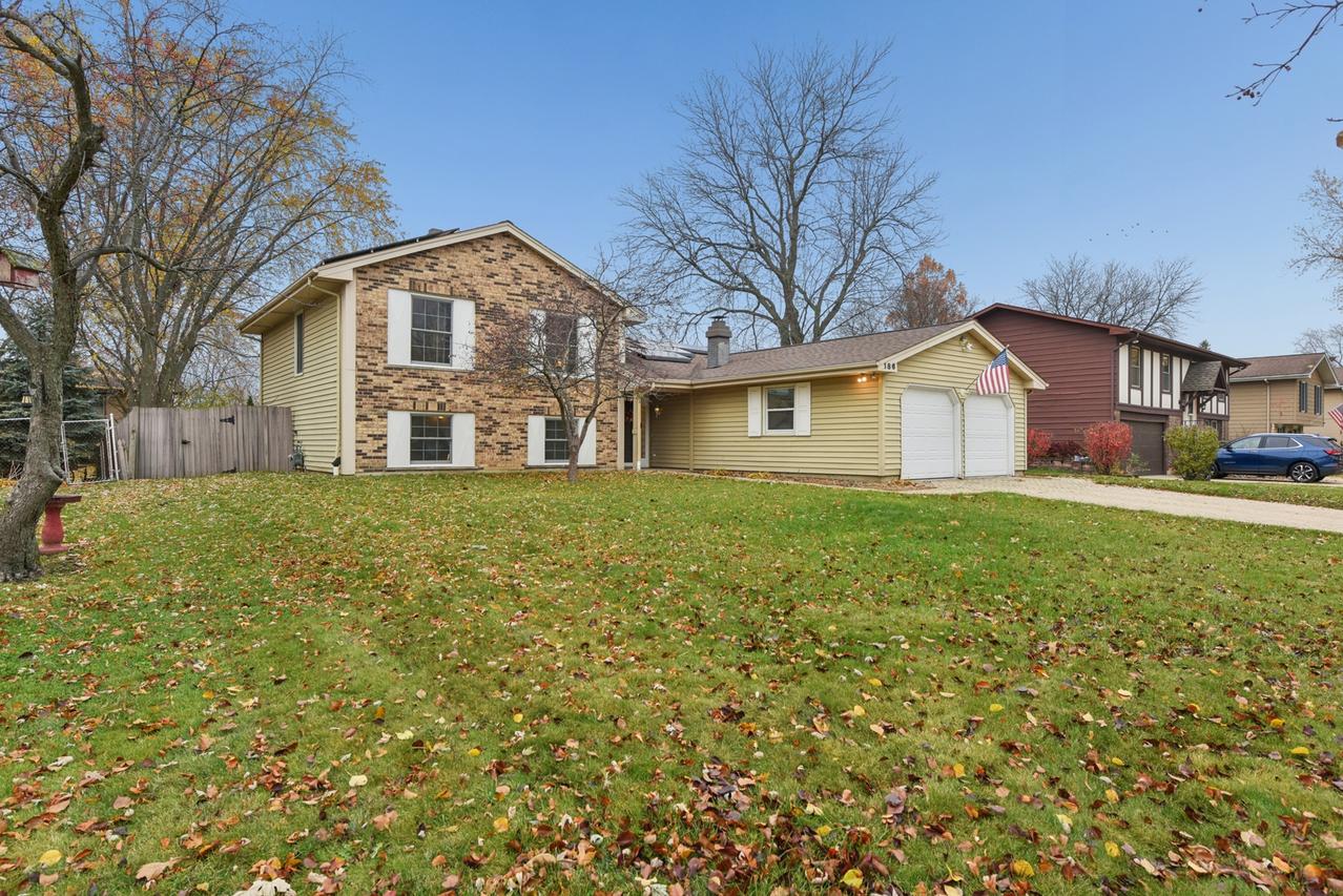 186 Ivy Ln., Bloomingdale, IL 60108