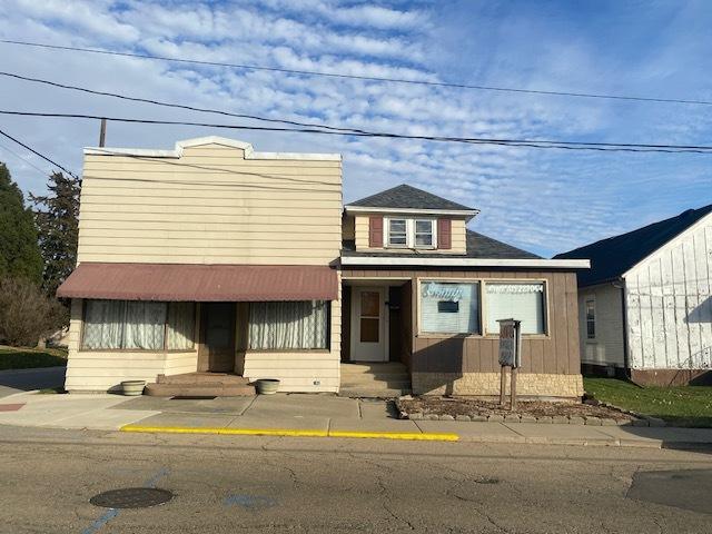 1547 1/2 Pulaski St., Peru, IL 61354