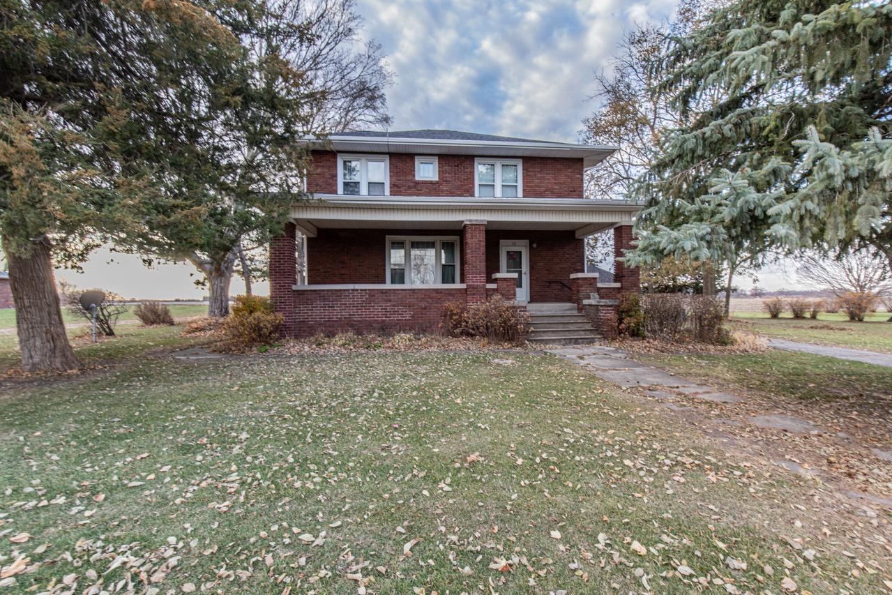 72 N Main St., Lamoille, IL 61330