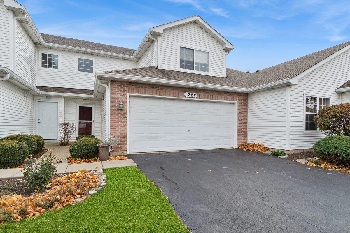 22 Rolling Oaks Rd. #C, Sugar Grove, IL 60554