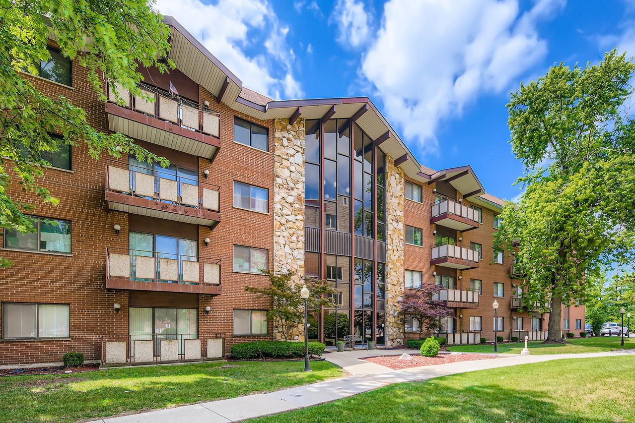 2311 183rd St. #309, Homewood, IL 60430