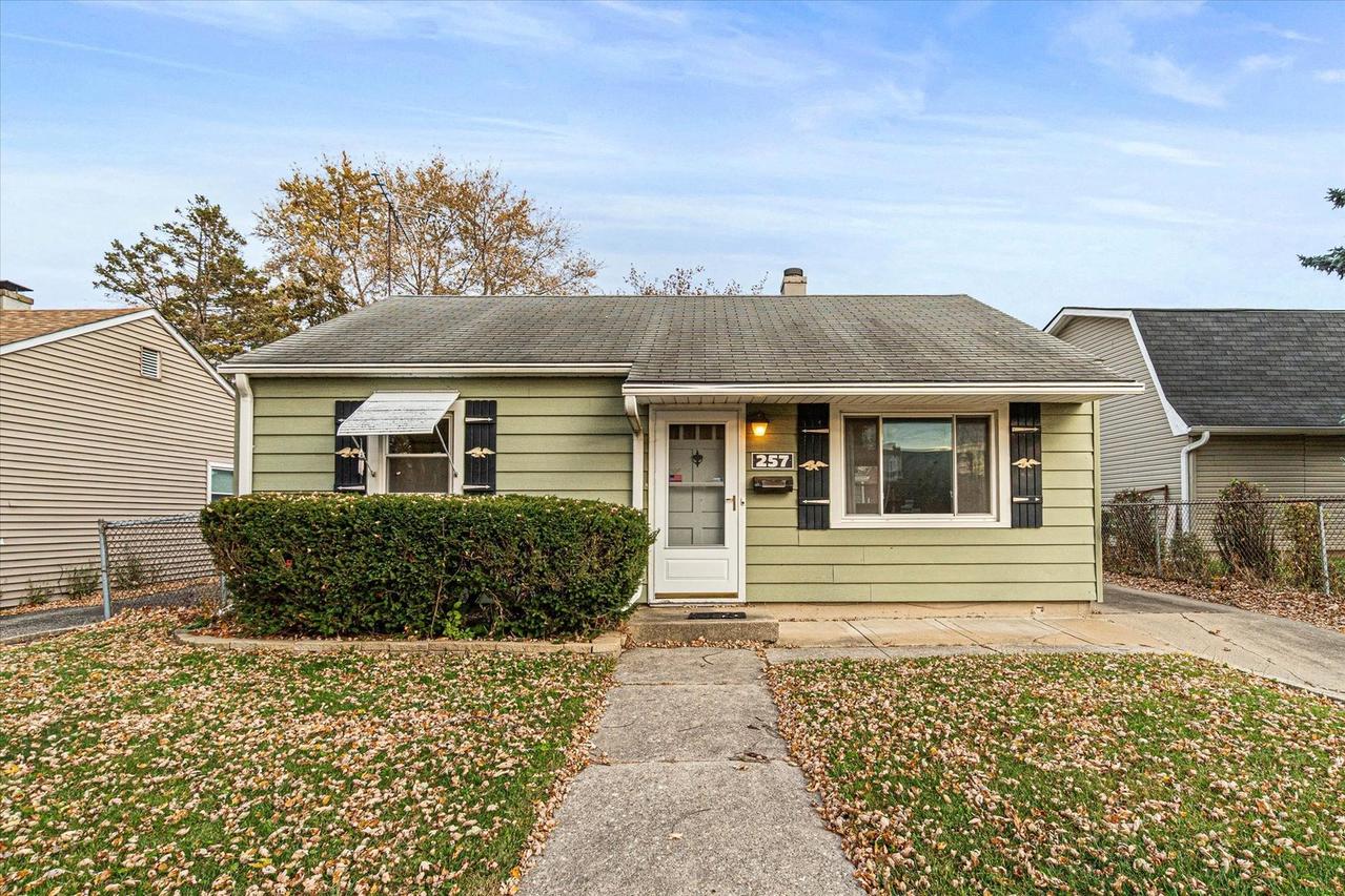 257 Vermont Ave., Aurora, IL 60505