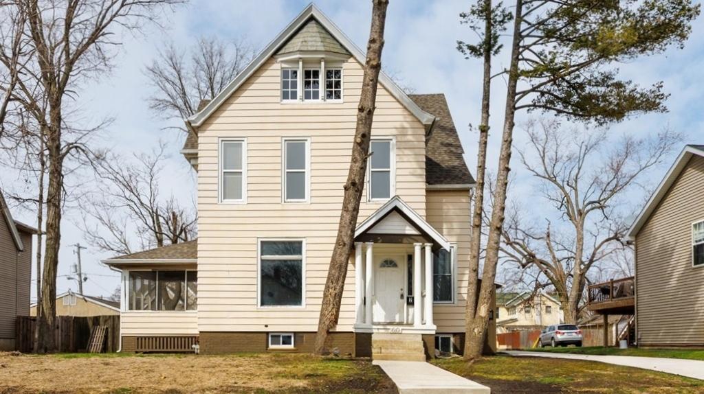 610 E Mulberry St., Bloomington, IL 61701