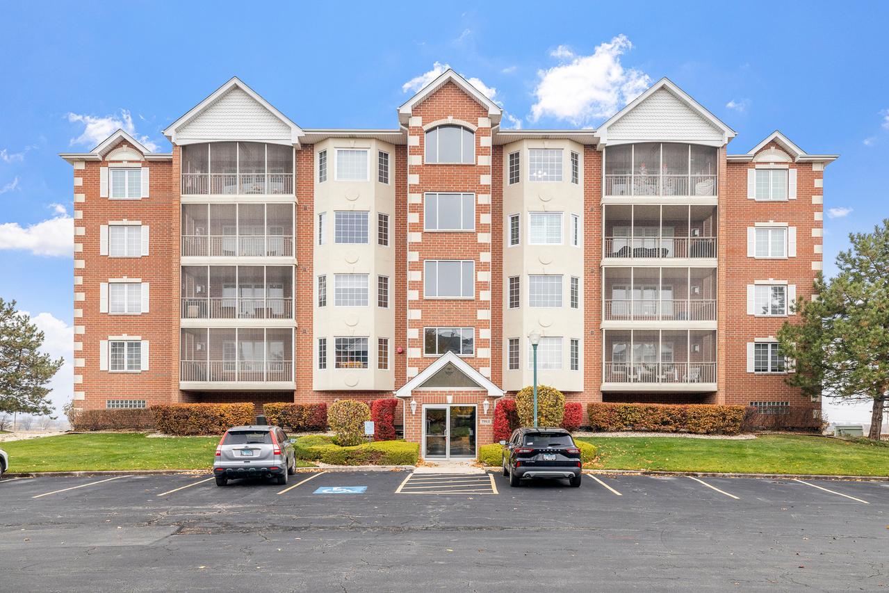 7912 Trinity Cir. #1NW, Tinley Park, IL 60487