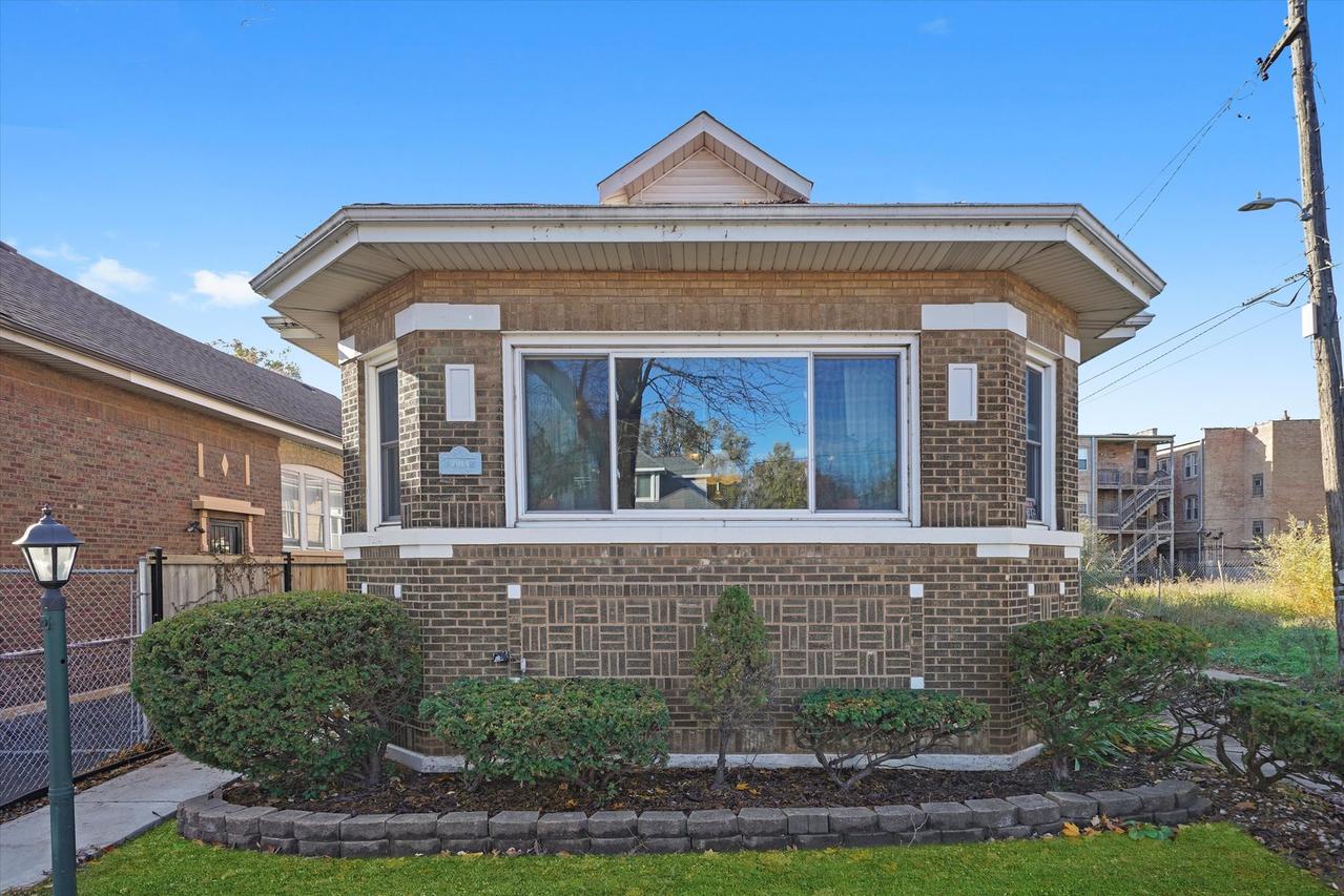 7914 S Oglesby Ave., Chicago, IL 60617