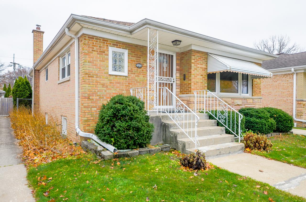 4909 N Newcastle Ave., Chicago, IL 60656