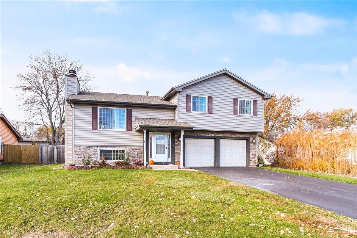 3870 Windjammer Ln., Hanover Park, IL 60133