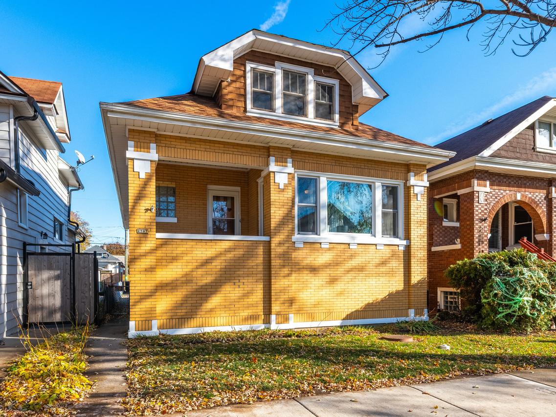 2707 Cuyler Ave., Berwyn, IL 60402