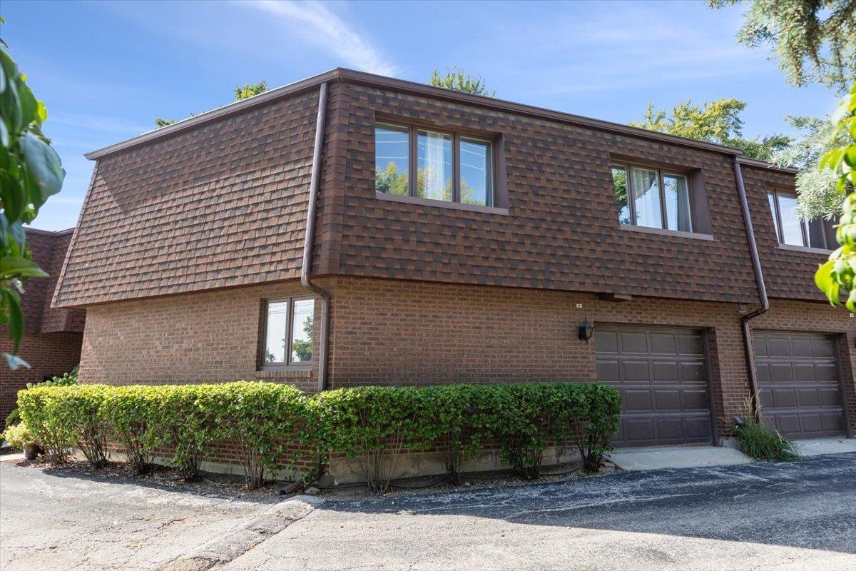 414 S Dee Rd., Park Ridge, IL 60068