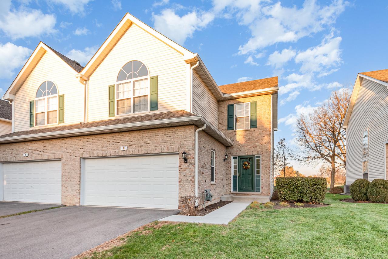 8 Lily Ct., Bolingbrook, IL 60440